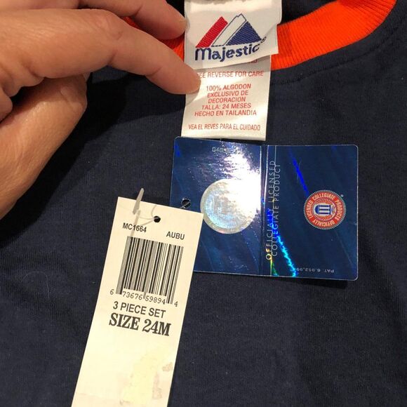 Auburn Tigers Baby Outfit 3pc Set 24M Bodysuit Bib Booties NWT - Picture 5 of 5